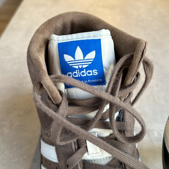 Brown and beige adidas high top - Picture 4 of 5